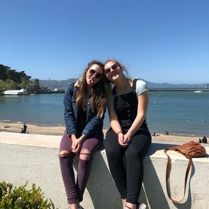 Meet your Posher, Abbi